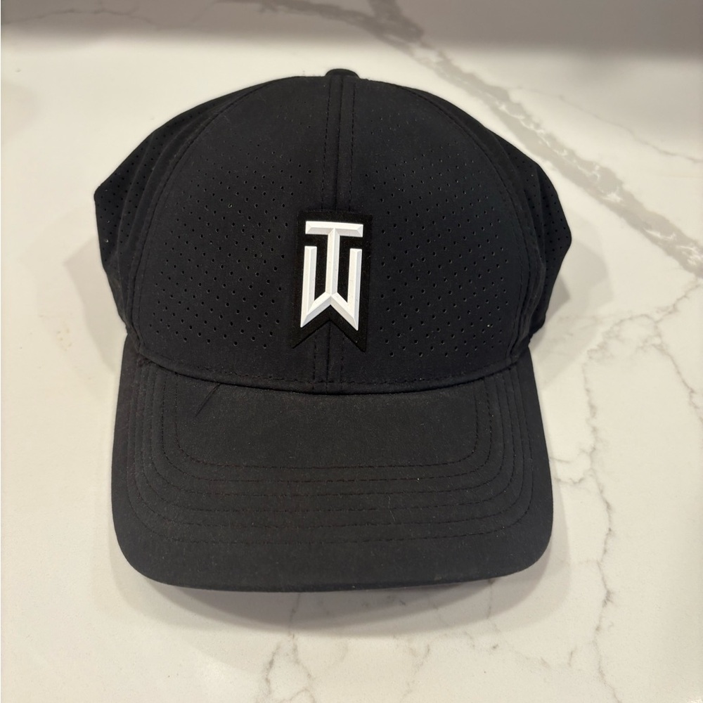 Tiger Woods Nike Hat Black/White
